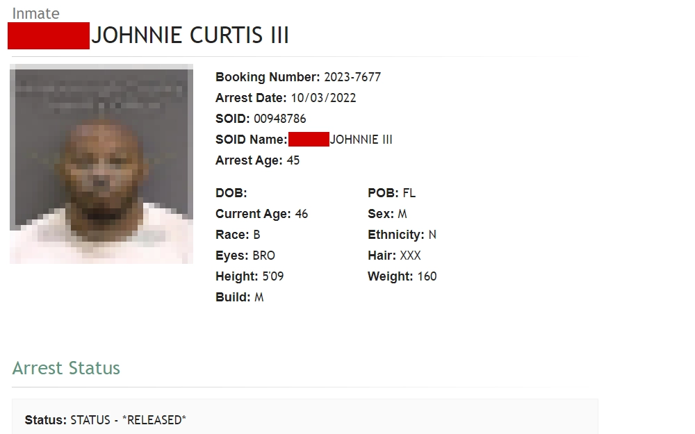 A screenshot from the Hillsborough County Sheriff's Office page showing the search result, the offender's details which include his full name, booking number, arrest date, SOID, SOID name, arrest age, DOB, and physical attributes, as well as his mugshot are shown, including the arrest status.